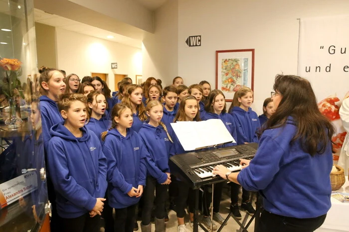 Die musikalische Umrahmung erfolgte durch den Schulchor des Bundesgymnasiums Tanzenberg (Leitung: Sylvia Steinkellner). 