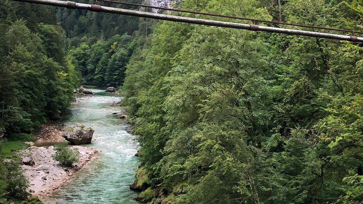 Rettungshubschrauber brachte Schülerin ins AKH Linz