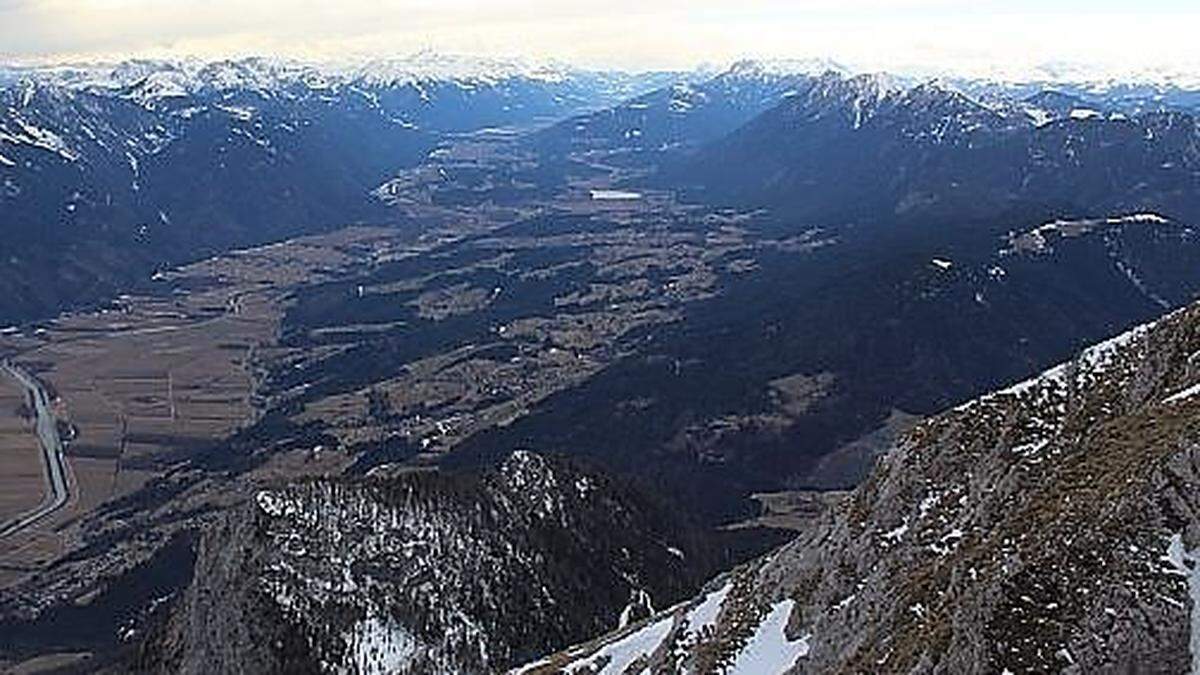 Blick vom Dobratsch über das Gailtal