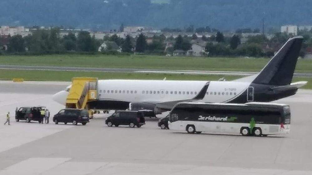 Um 15:30 Uhr landeten Bon Jovi und seine Crew mit dem Privatjet am Klagenfurter Flughafen