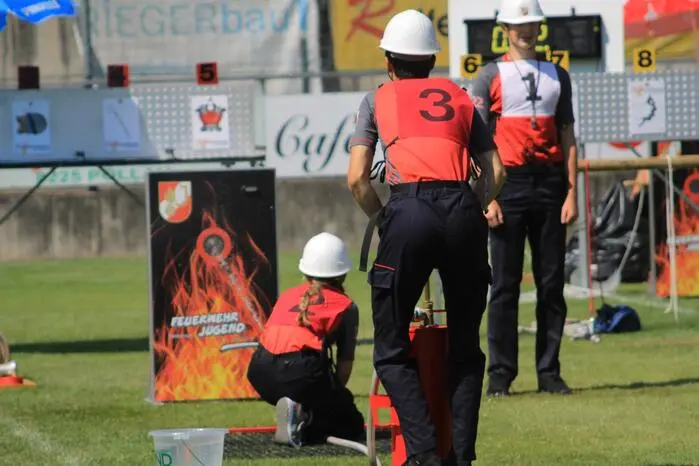 Bei der größten Jugendveranstaltung der Steiermark, dem 53. Landesfeuerwehrjugend-Leistungsbewerb und dem 16. Bewerbsspiel des Landesfeuerwehrverbandes Steiermark, stellten die jungen Feuerwehrleute ihr Können auf Hindernisstrecken, bei Staffelläufen und bei technischen Aufgaben unter Beweis.
