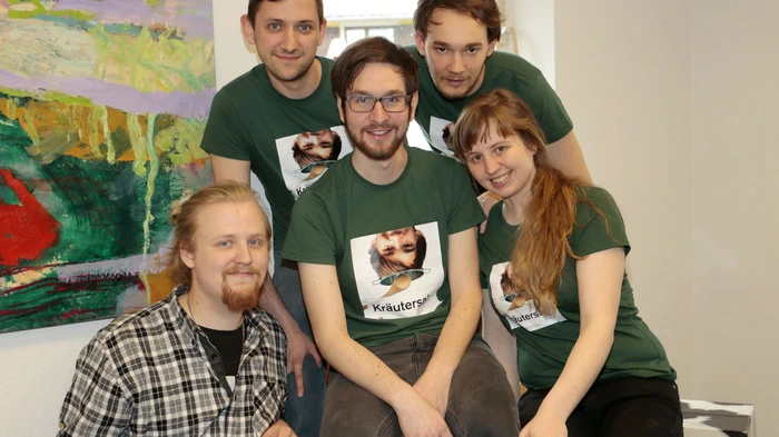Etwas wehmütig verabschiedeten sich die Darsteller Felix Hafner, Irene Diwiak und Hannes Windisch sowie die Musiker Paul Diwiak und Johannes Vondrak von den Brettern, die die Welt bedeuteten. Denn es war ihr letzter gemeinsamer Auftritt in dieser Formation.