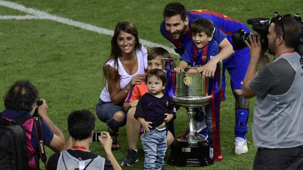Zu den beiden Söhnen Thiago und Mateo kam jetzt noch Ciro: Lionel Messi mit Ehefrau Antonella Roccuzzo 