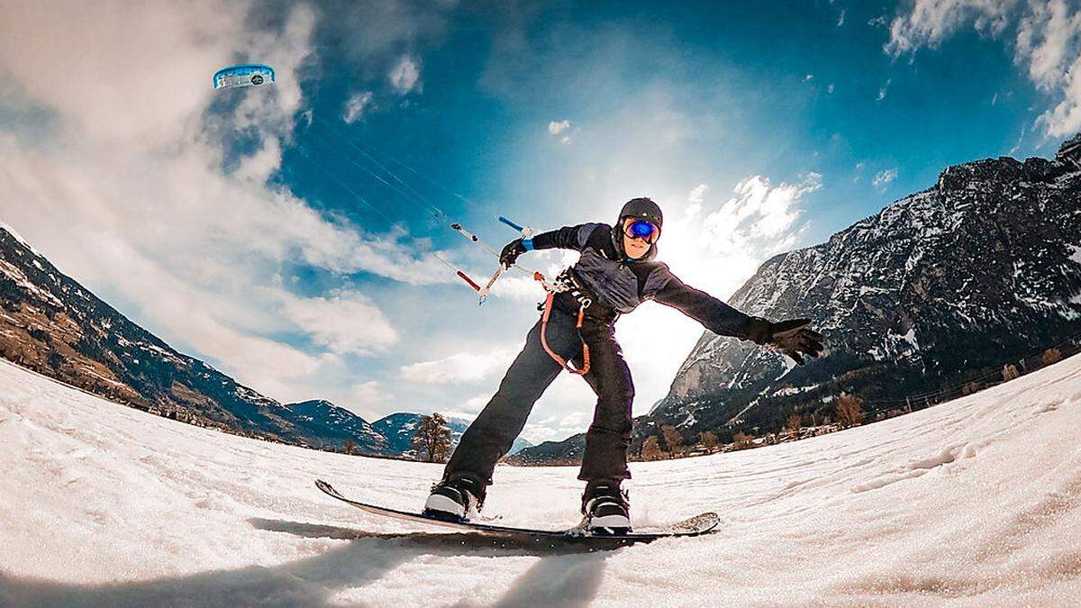 Peter Lindsberger beim Snowkiten