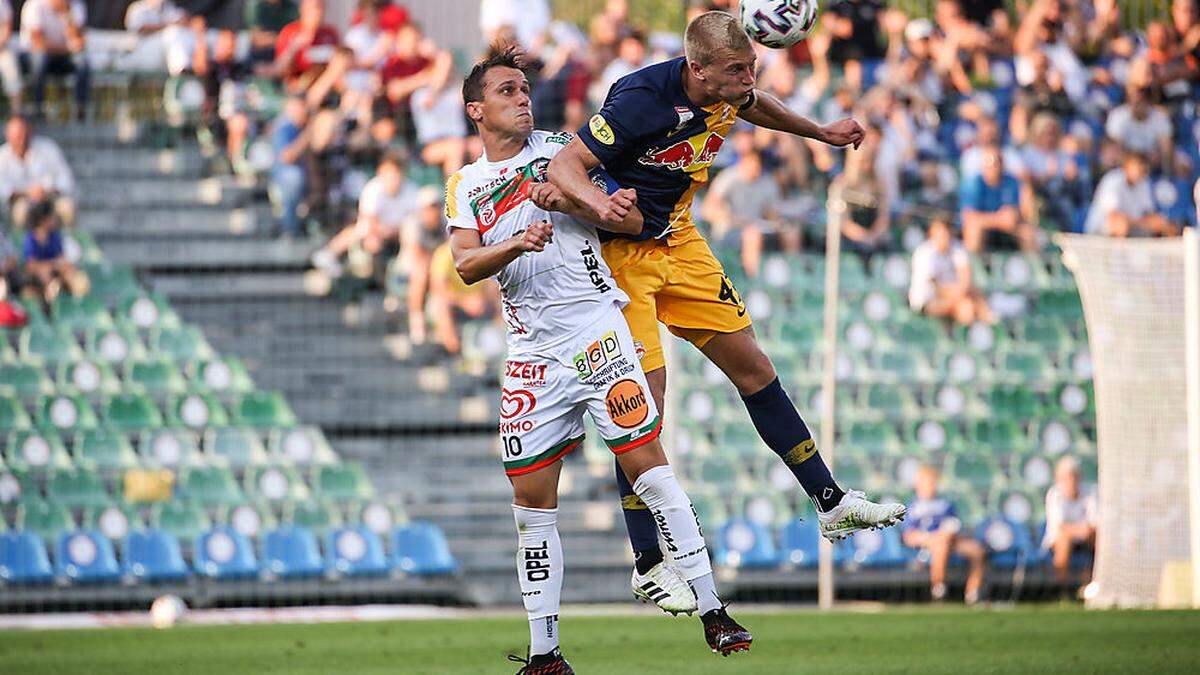 Kapitän Michael Liendl (l.) kämpft mit dem WAC um den Aufstieg ins Achtelfinale