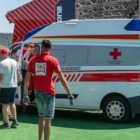 Das Rote Kreuz behandelt direkt an der Rennstrecke zahlreiche kleinere Verletzungen