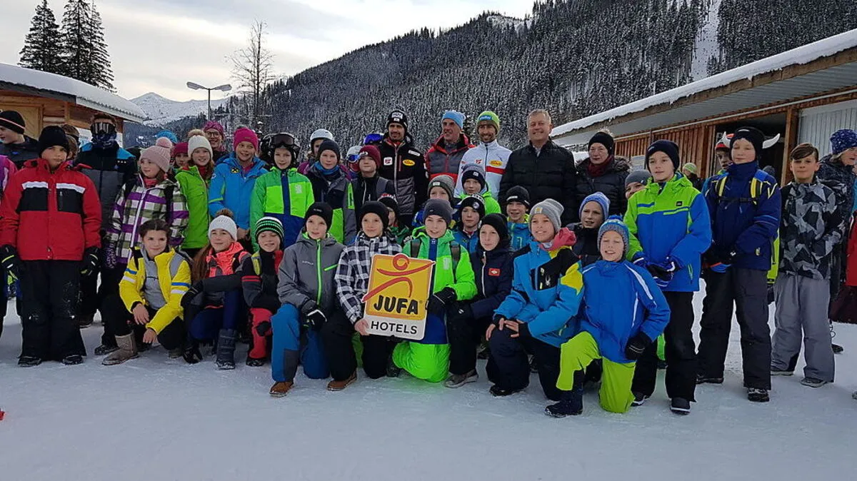 Freuten sich über den Einsatz der Schüler: Klapfer, Lexer, Denifl, Wendl und Holzweber (stehend)
