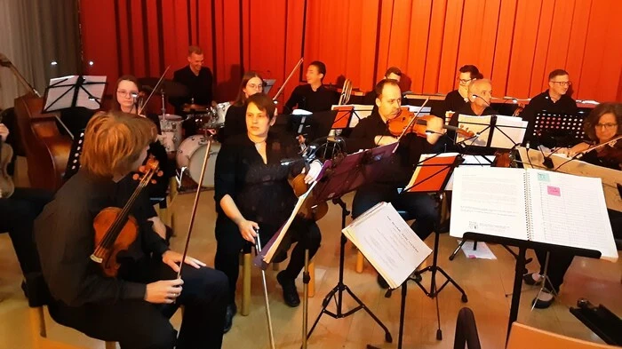 Mit der "Blume von Hawaii“ startete man in Murau in den Herbst. Regisseur Lukas Wachernig hat die Operette von Paul Abraham neu inszeniert.