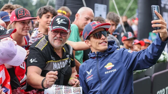 Die Stars der MotoGP nahmen sich am Styrian Green Carpet Zeit für die Fans der Motorrad-Königsklasse.