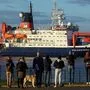  Ein Schiffskorso und zahlreiche Schaulustige an Land begleiteten das Einlaufen der "Polarstern"