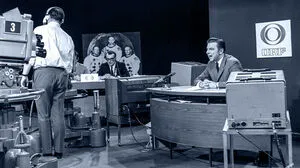 Hugo Portisch, damals 32 Jahre jung, im "Mond-Studio".