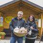 Romana und Fritz Ruditz betreiben einen Ab-Hof-Verkauf und eine Buschenschenke in Ochsendorf bei Pischeldorf