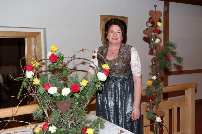 Für den wunderschönen Ballschmuck im Saal war Sonja Jankl zuständig.