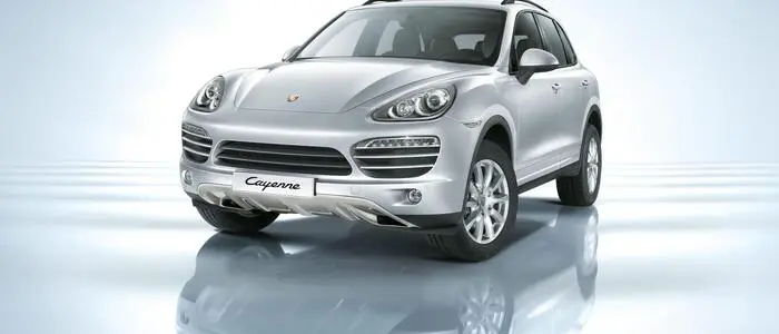 Am Porsche Cayenne entstand ein Schaden in mittlerer fünfstelliger Höhe (Symbolfoto)