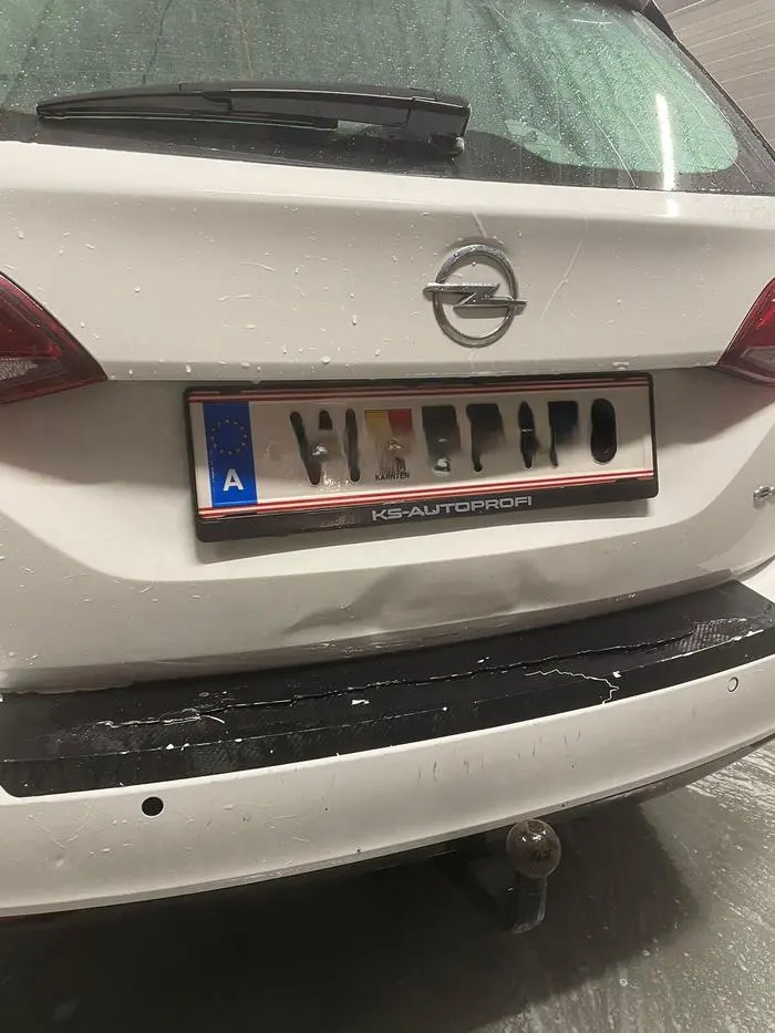 Stoßstange, Heckklappe und Sensoren sind kaputt