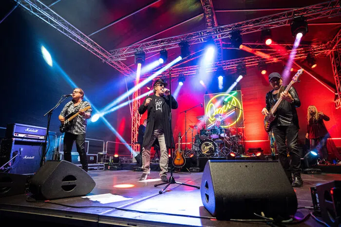 Im Ort hat Ewald Pfleger sein Tonstudio, das "Heimspiel" der Band war deshalb ein besonderer Höhepunkt der Tour.