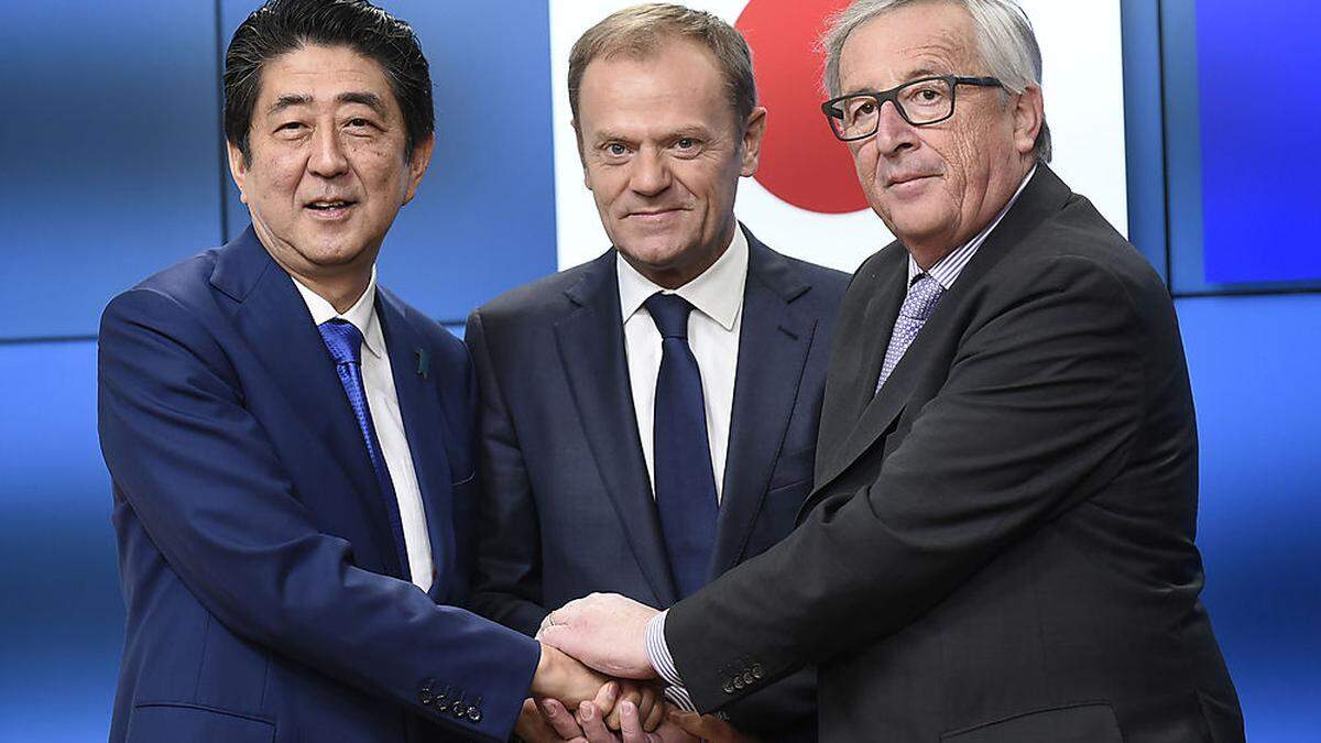 Shinzo Abe, Donald Tusk, Jean-Claude Juncker