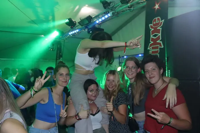 Im Discozelt wurde ausgiebig gefeiert, gesungen, getanzt, gelacht, geflirtet...
