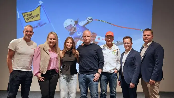 Die Gemeinde Unzmarkt-Frauenburg stand Mitte Oktober im Zeichen des alpinen Skisports: Zahlreiche Gäste versammelten sich, um das 17-jährige Nachwuchstalent Anna Hafner auf ihrem Weg an die Spitze zu unterstützen.