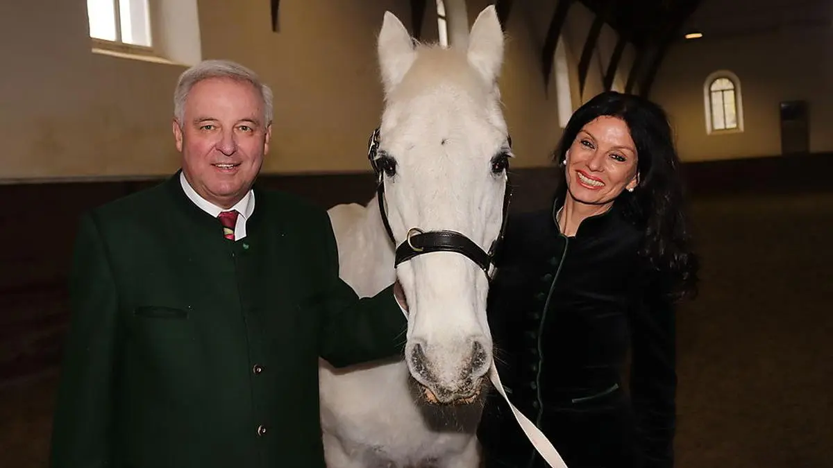 Auch Landeshauptmann Hermann Schützenhöfer und Sonja Klima, Generaldirektorin der Spanischen Hofreitschule, gratulierten Neapolitano Nima I.