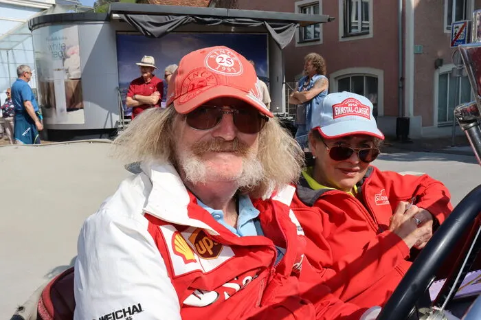 Moderiert wurde die Fahrzeugparade kompetent und professionell von Daniel Düsenflitz. Viel Spaß beim Durchklicken!