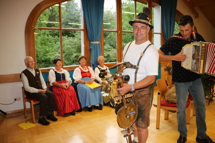 Klicken Sie sich bitte durch die weiteren Fotos!