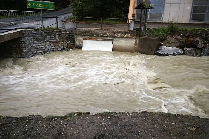 Die Wasserpegel stiegen an.