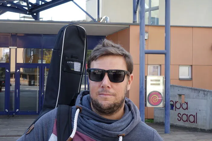 Oliver Hutter aus Weiz: "Ich arbeite als Mechatroniker im Drei-Schicht-Betrieb. Natürlich wäre eine flexiblere Arbeitszeit manchmal von Vorteil, aber es passt für mich nicht so schlecht. Andere Arbeitszeitmodelle sind in so großen Betrieben natürlich schwer umsetzbar. Den Job zu wechseln habe ich schon mal überlegt, aber das Geld spielt eine Rolle und die Nachtdienste sind eben gut bezahlt."