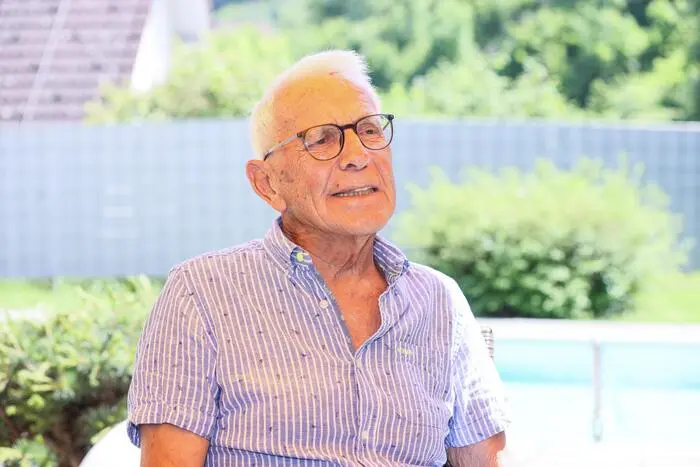 Walter Lang, Gründungsmitglied der „Vier Jahreszeiten“ war VSV-Obmann und Villacher Stadtrat für die FPÖ und hat einen Sohn mit Behinderung für den es 1996 keine sinnvolle Tagesbetreuung gab