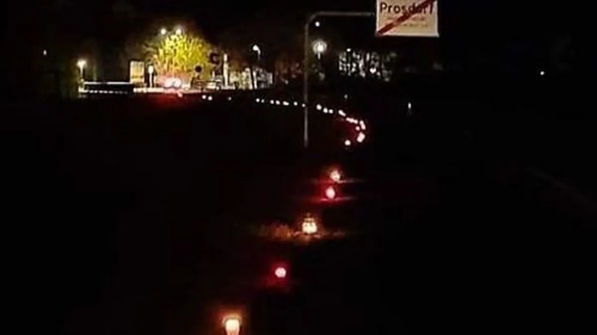 In Heiligenkreuz am Waasen wurde mit Lichtern an die jungen Unfallopfer erinnert