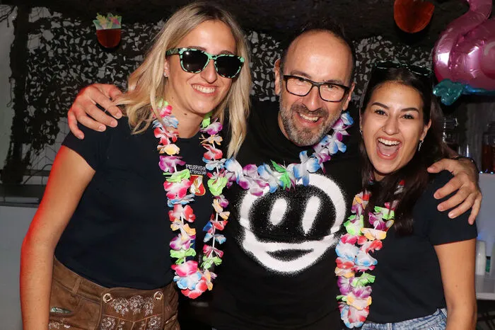 Bitte klicken Siesich durch die Partybilder!