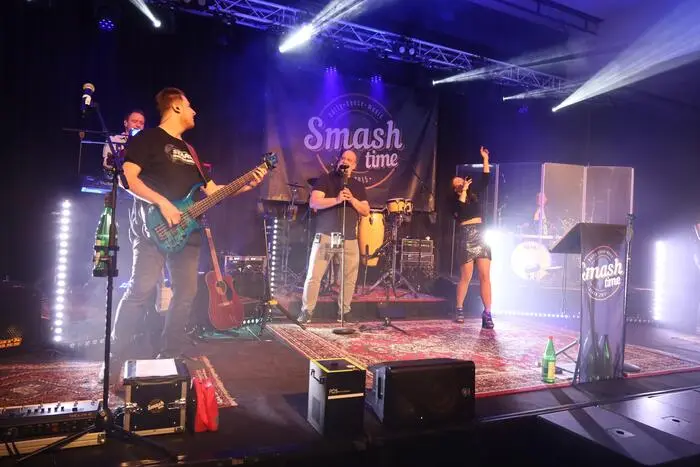 Der Band, bestehend aus ehemaligen Absolventen des Borg Bad Radkersburg, gelang es, die vielen Besucherinnen und Besucher in beste Stimmung zu versetzen