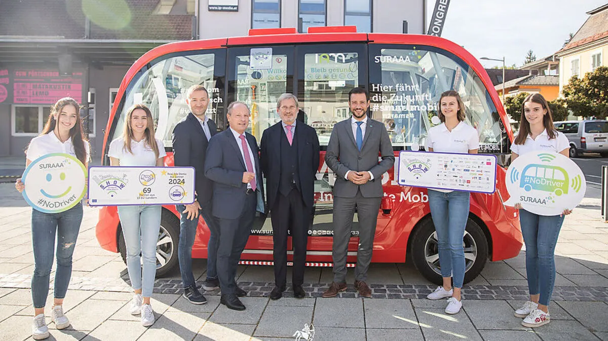 Projektleiter Walter Prutej, Albert Kreiner (Landesregierung), EU-Kommissar Johannes Hahn und Mobilitätslandesrat Sebastian Schuschnig (von links) beim Projektstart in Pörtschach