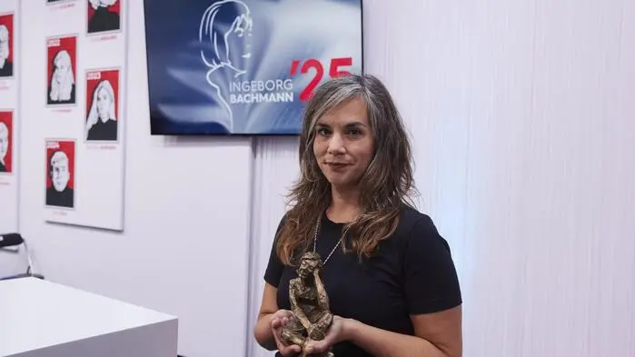 Natascha Gangl beim Gewinn des Ingeborg-Bachmann-Preises 2025