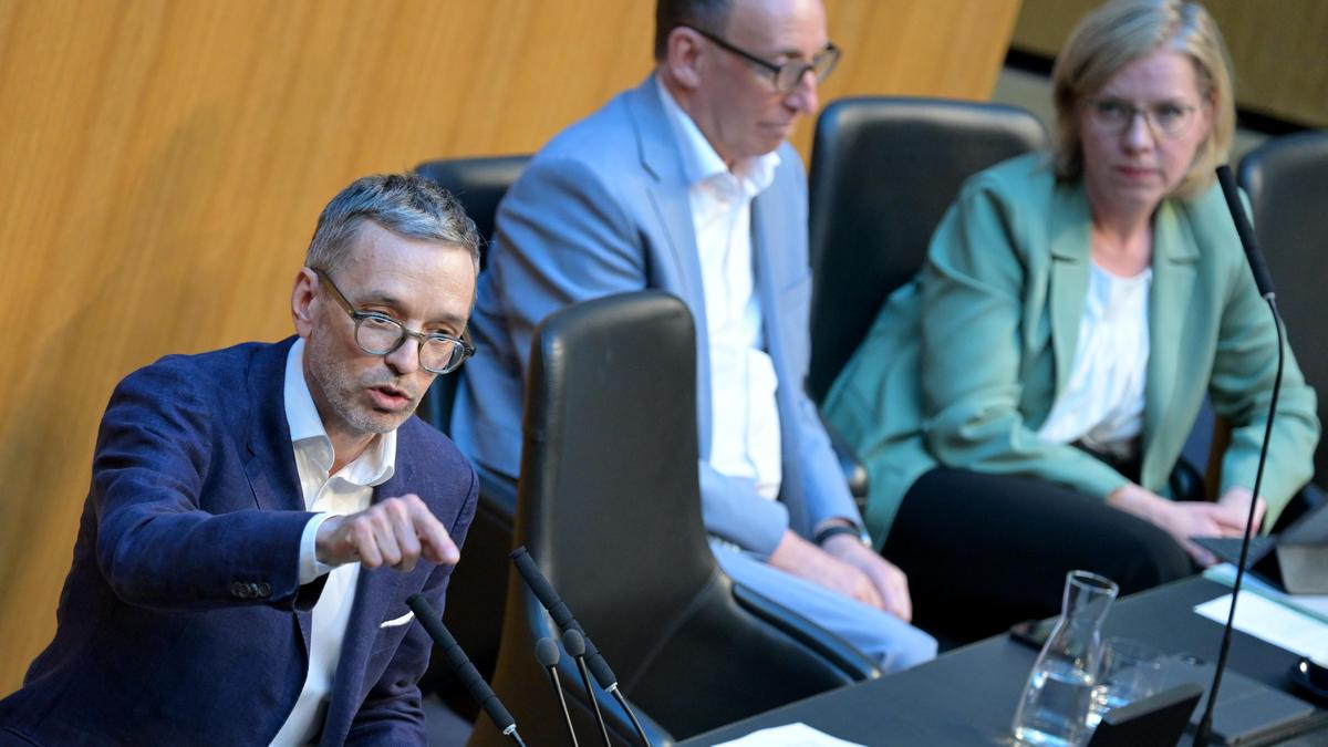 FPÖ-Chef Herbert Kickl griff Klimaschutzministerin Leonore Gewessler (Grüne) an, arbeitete sich aber vor allem an der ÖVP ab. 