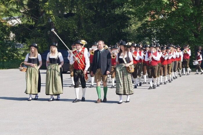 Beim Festakt am Sonntag wurde die Partnerschaft mit dem Musikverein Gries am Brenner, die seit 1998 besteht mit einer Urkunde besiegelt.