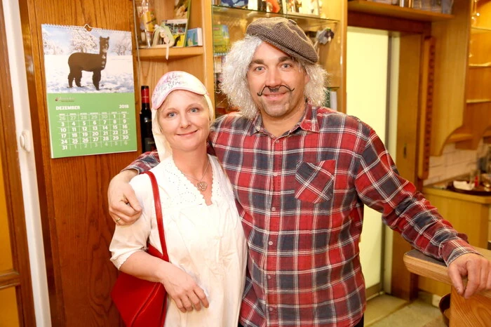 ... zu der das Wirtepaar Manuela und Ingo Fabbro (Foto) geladen hatte. 