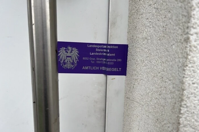 Die Polizei hat den Tatort versiegelt