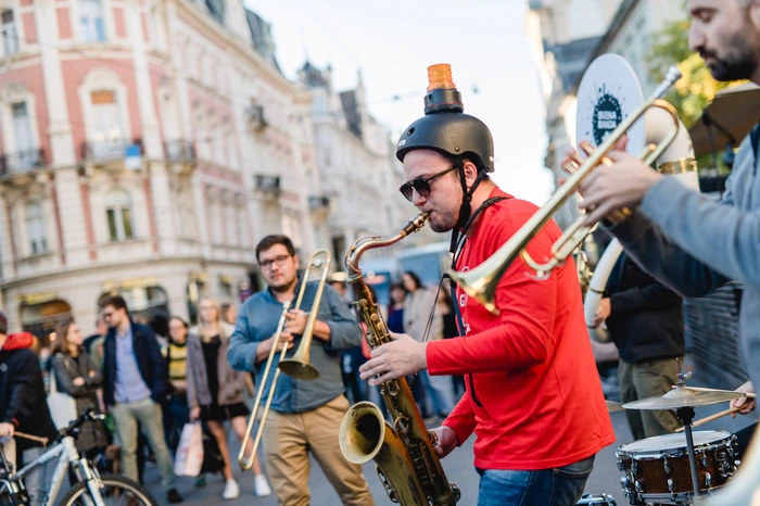 Vom Konzert mit "Buena Banda" oder Antonio Cosmina Stancu vom Opernstudio der Oper Graz bis zur Weinverkostung und zum Yoga zum Mitmachen reichte das Programm.