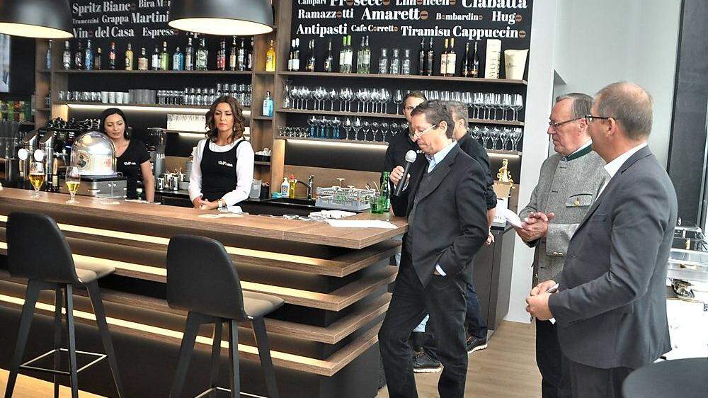 Im Café Verona wurde die offizielle Eröffnung des Fachmarktzentrums &quot;Vorum&quot; in Voitsberg gefeiert