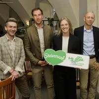 Dominik Egger, Martin Seger-Omann, Isabella Painhapp und Bürgermeister Martin Rath
