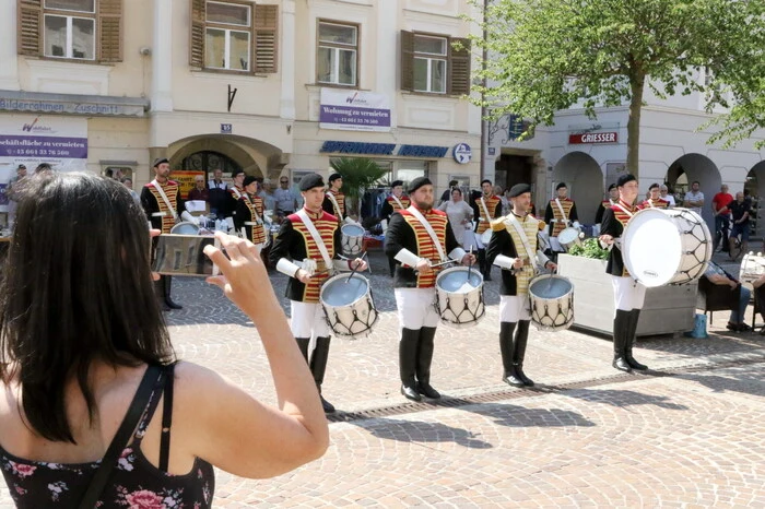 Übrigens: Ein Video vom 1. Kärntner Trommlerkorps gibt es auf Facebook Kleine Zeitung St. Veit/Feldkirchen zu sehen! 