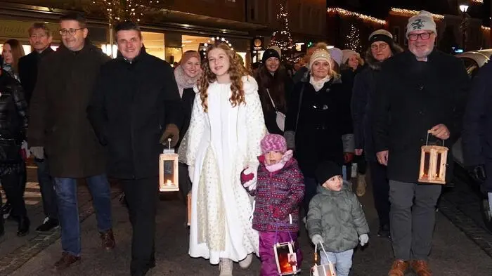Neben echter steirischer Handwerkskunst überzeugt das idyllische Adventdorf am Hauptplatz mit kulinarischen Schmankerln, winterlichem Rahmenprogramm und vielen abwechslungsreichen Highlights für die ganze Familie.
