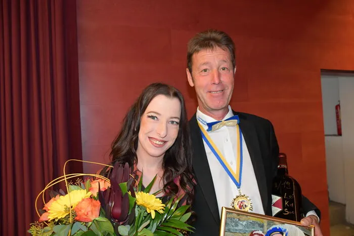 Das Prinzenpaar aus dem vergangenen Jahr Tatjana Rabitsch und Erich Weiß nahm den Hut und wurde verabschiedet.