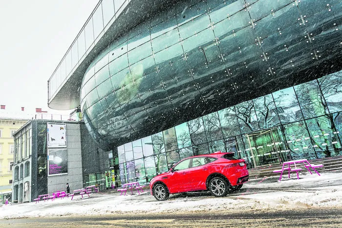Spannend geformt: das Kunsthaus und der E-Pac.