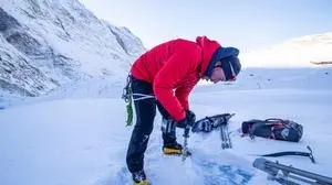 Forscher Andreas Trügler bei seiner Arbeit in der Arktis