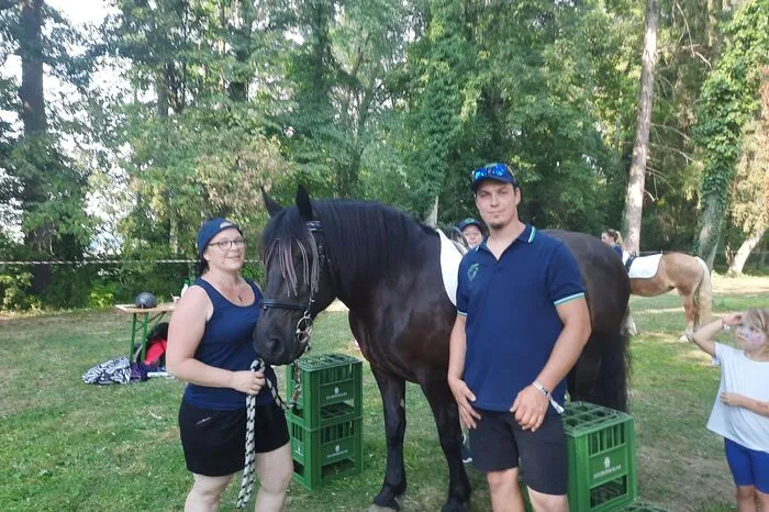 Die Attraktion für Kinder am Schlossfest waren die Pony's vom RC-Sepplhof...