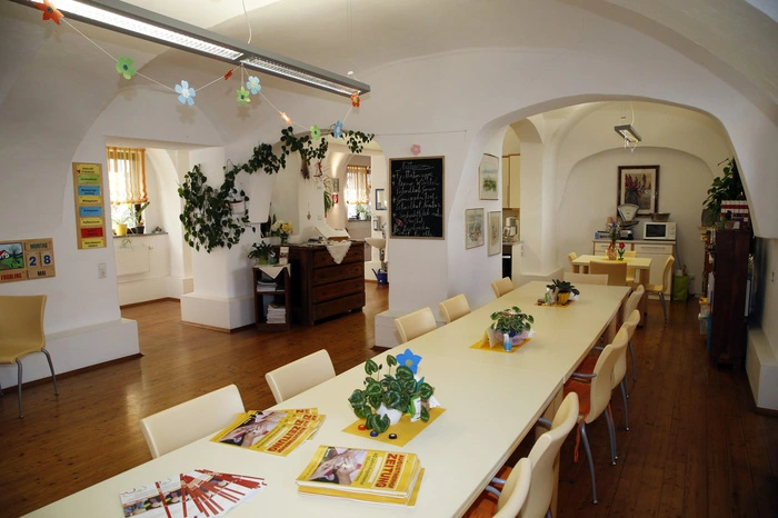 ...um die Senioren-Tagesbetreuungsstätte im ehemaligen Kurta-Haus in der Klostergasse erweitert.