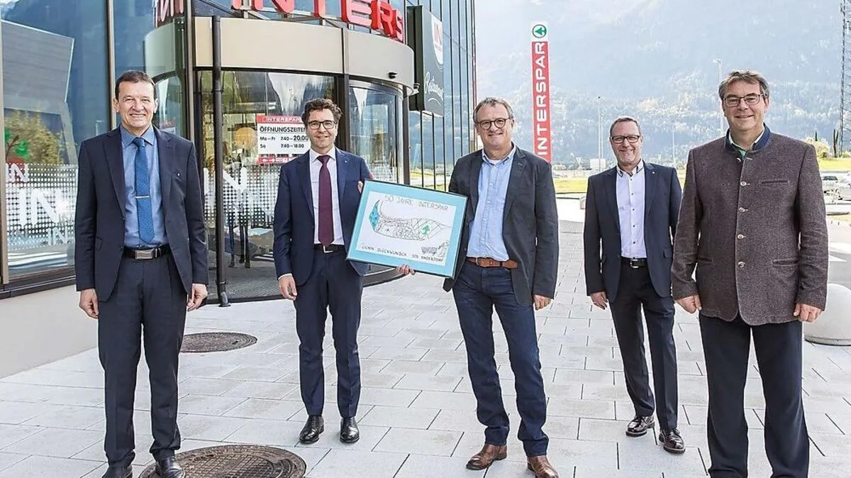 Geschäftsleiter Ernst Ebenberger, Interspar Österreich Geschäftsführer Mag. Markus Kaser, Leiter SOS-Kinderdorf Osttirol Guido Fuß, Regionaldirektor Robert Marko, Bürgermeister Andreas Pfurner (von links) 