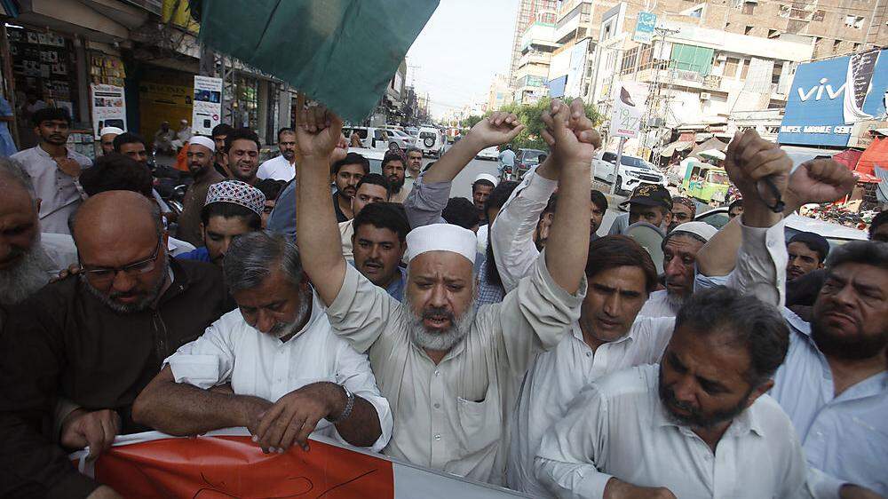Proteste in Kaschmir:  Indien hat große Teile der Region unter militärische Kontrolle gestellt